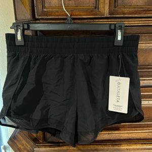 Athleta women’s mesh racer run 2.5” shorts